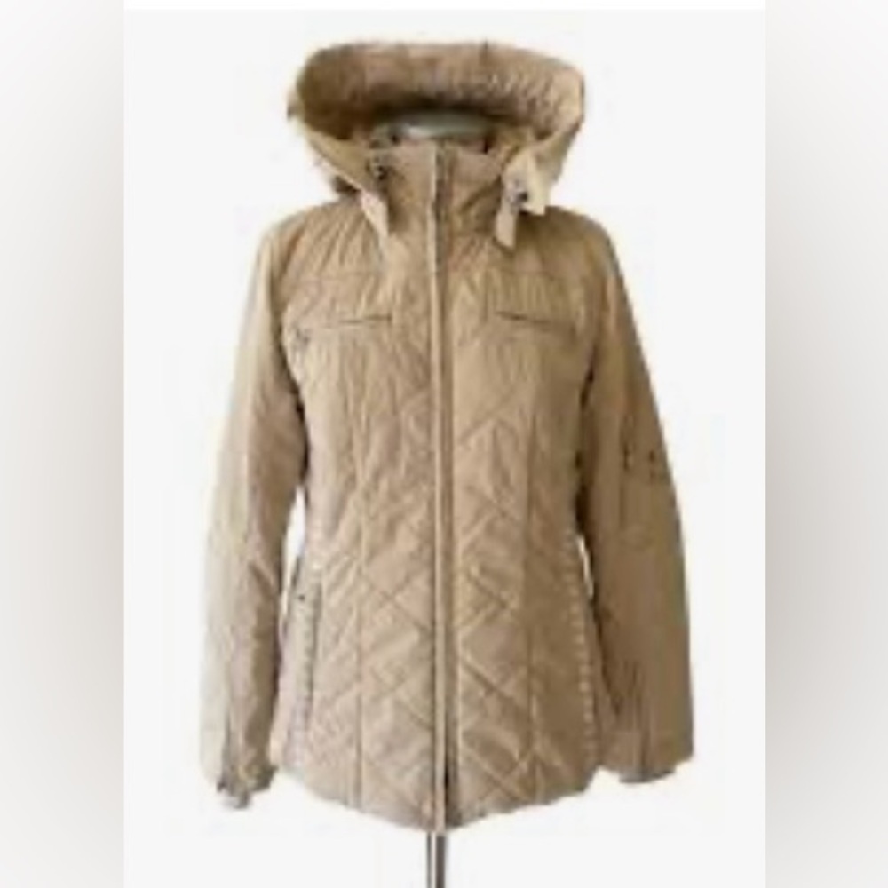 BOGNER/ RARE/Woman’s / Snow Ski Jacket/beautiful embroidery throughout/ US 12